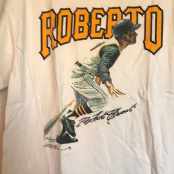 roberto clemente tee shirts